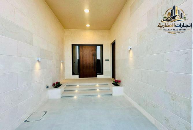 111842907 - Property Image 3