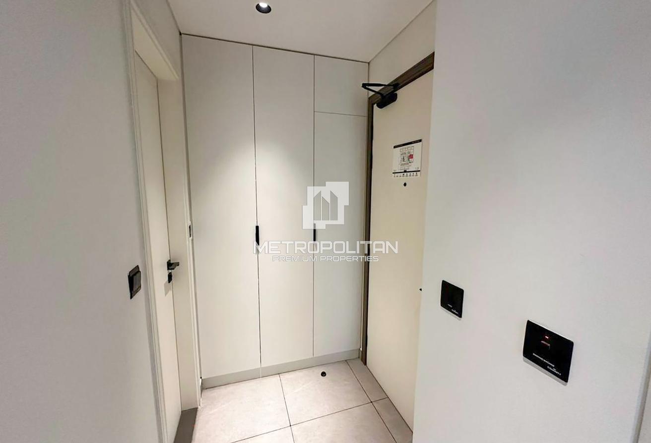Fully Furnished | Bright Space | Great Price photo 8