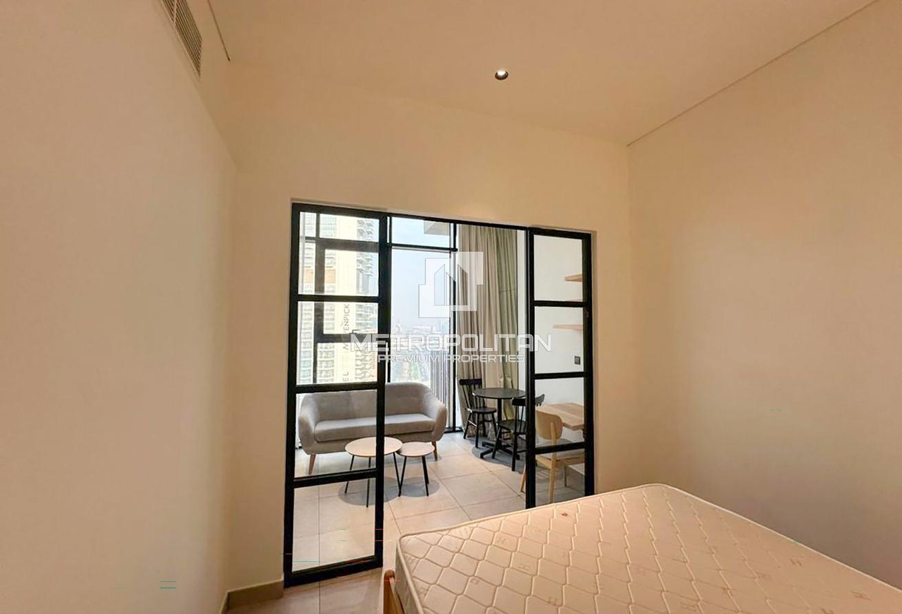 Fully Furnished | Bright Space | Great Price photo 9