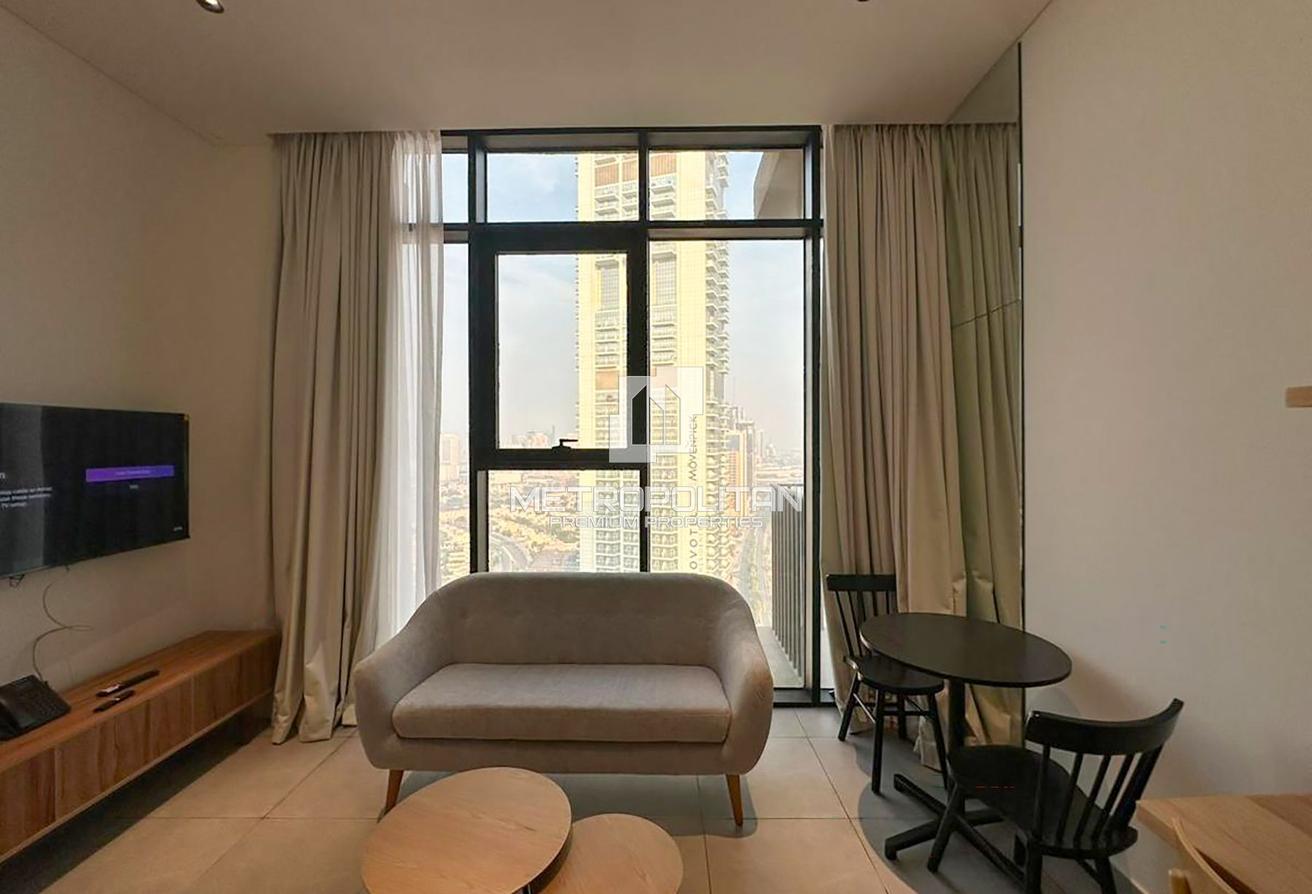 Fully Furnished | Bright Space | Great Price photo 4