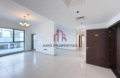 Apartment - 2 Bedrooms - 3 Bathrooms for rent in Bayt Al Muraqqabat 03 - Al Muraqqabat - Deira - Dubai