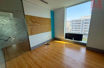 Office Space - Studio - 1 Bathroom for rent in Al Muraqqabat - Deira - Dubai