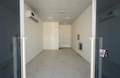 Warehouse - Studio for rent in Al Sajaa Industrial - Al Sajaa - Sharjah