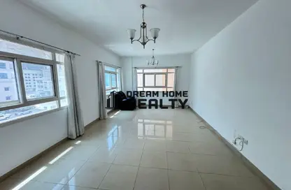 شقة - 2 غرف نوم - 3 حمامات للايجار في التعاون - الشارقة