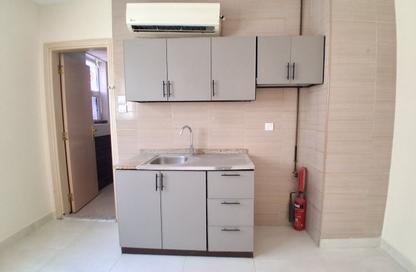 Apartment - Studio - 1 for rent in Muwailih Building - Muwaileh - Sharjah