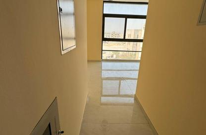 Apartment - 1 Bedroom - 1 Bathroom for rent in Muwailih Building - Muwaileh - Sharjah