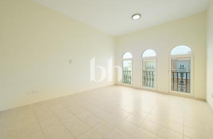 شقة - 2 غرف نوم - 3 حمامات للبيع في مبنى 158 - طراز حديث - ديسكفري جاردنز - دبي