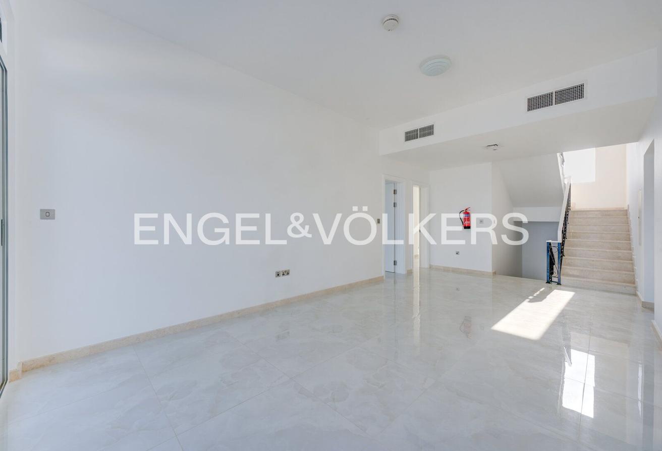 Beachfront | Sea View | Spacious photo 12