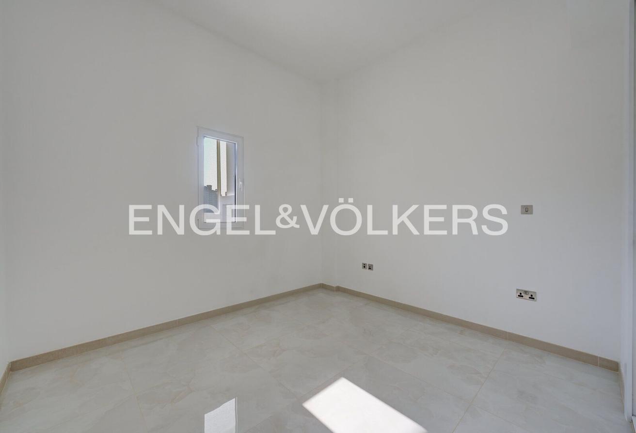 Beachfront | Sea View | Spacious photo 9