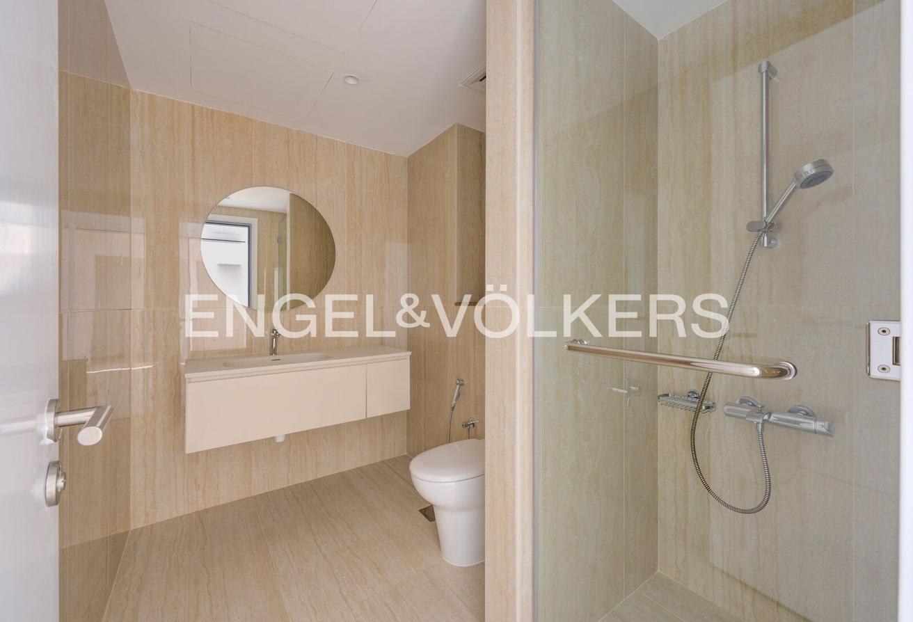 Beachfront | Sea View | Spacious photo 13