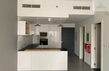 شقة - غرفة نوم - 2 حمامات للايجار في لوكي 1 ريزيدينس - الضاحية 13 - قرية جميرا الدائرية - دبي