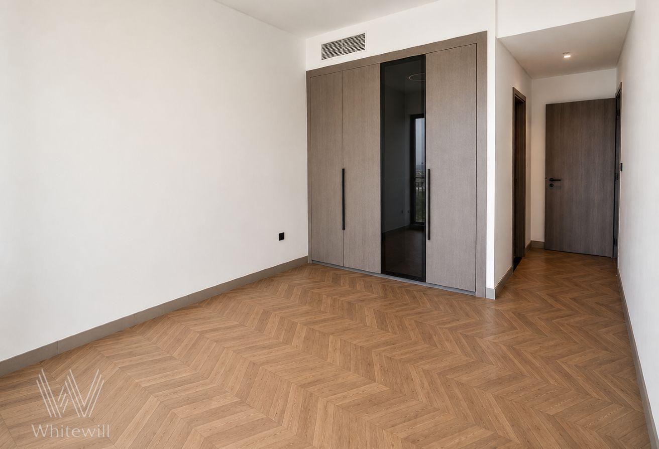 Unfurnished | High Floor | Community View photo 9