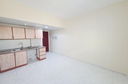 Apartment - Studio - 1 Bathroom for rent in Fire Station Road - Muwaileh - Sharjah