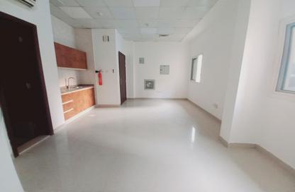 Apartment - Studio - 1 Bathroom for rent in Fire Station Road - Muwaileh - Sharjah