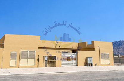 سكن عمال - استوديو - 7+ للايجار في دبا- الفجيرة - الفجيرة