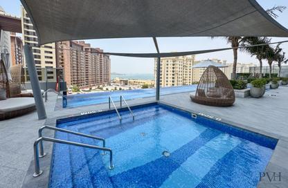 Apartment - Studio - 1 Bathroom for rent in The Palm Tower - Palm Jumeirah - Dubai