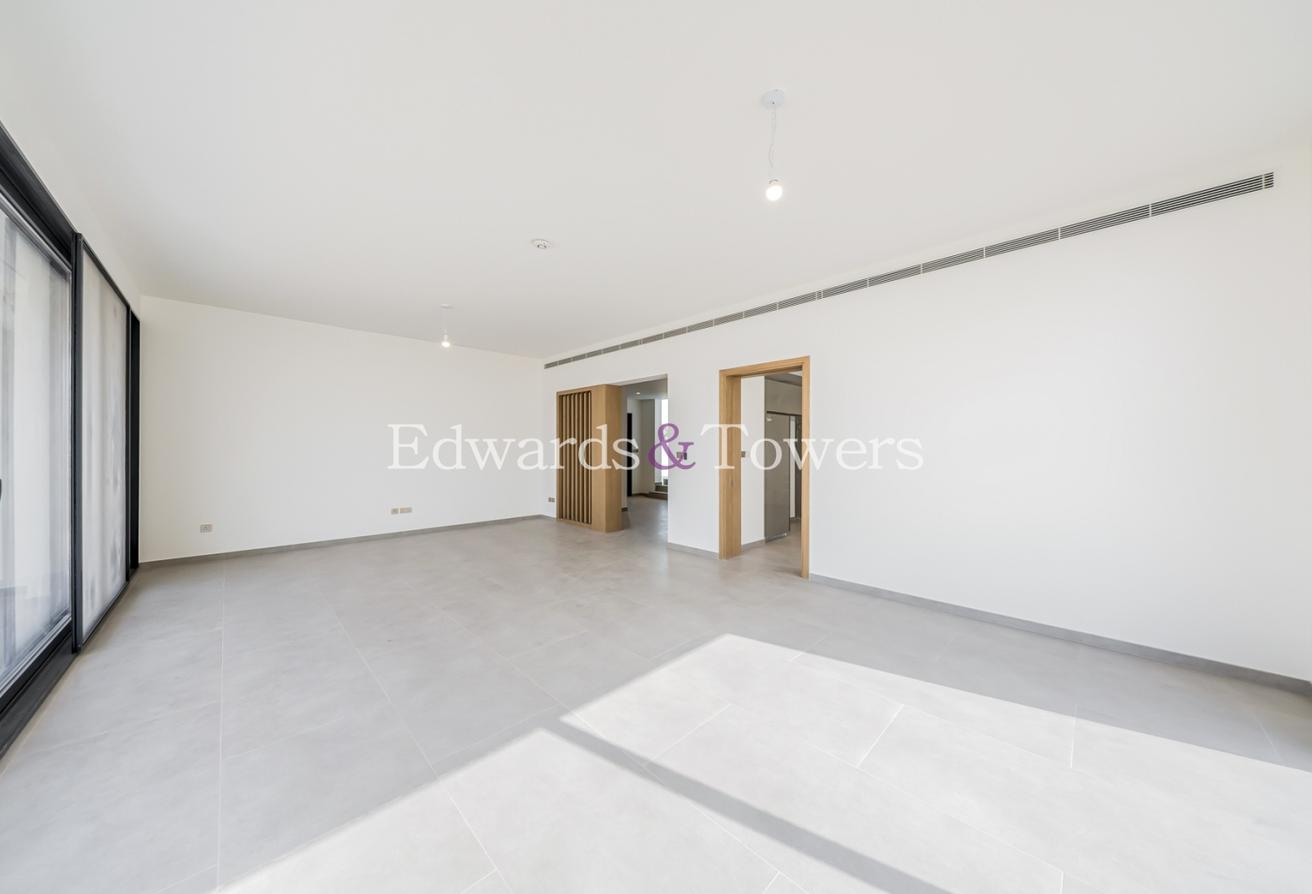 Luxury 5 Bed + Maid | Type C1| Premium Villa photo 12