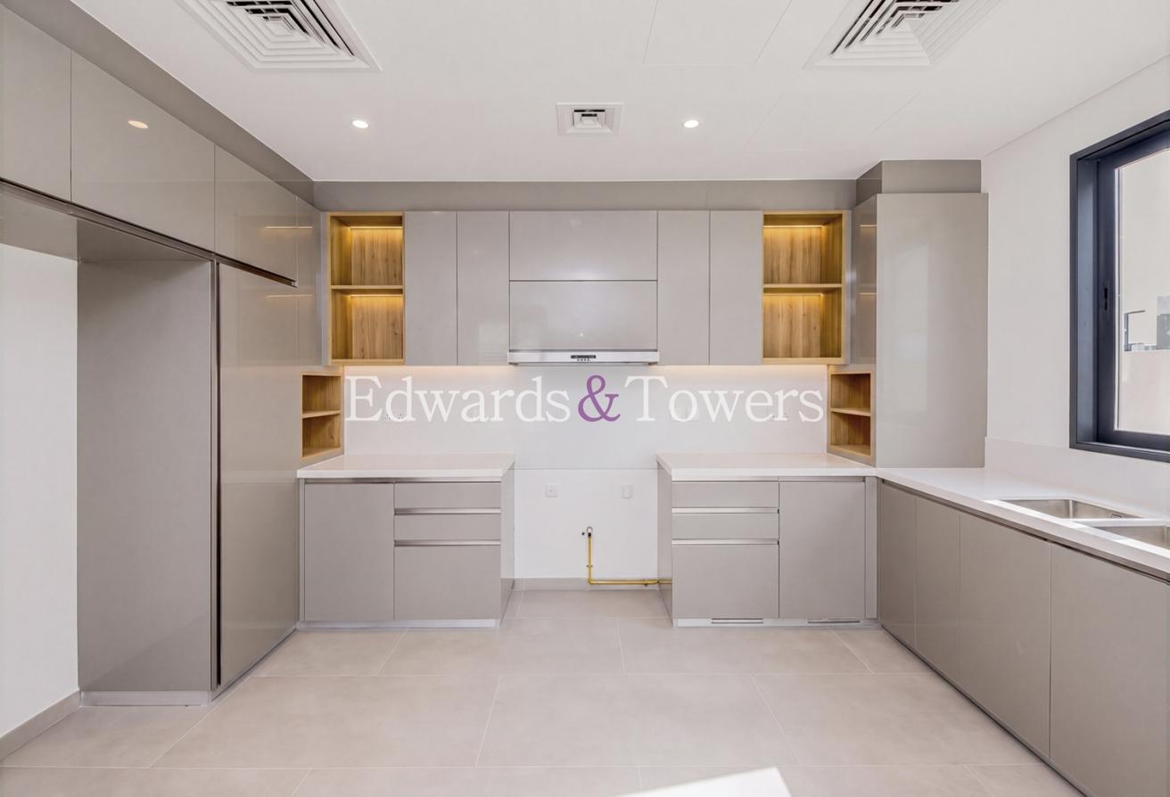 Luxury 5 Bed + Maid | Type C1| Premium Villa photo 5
