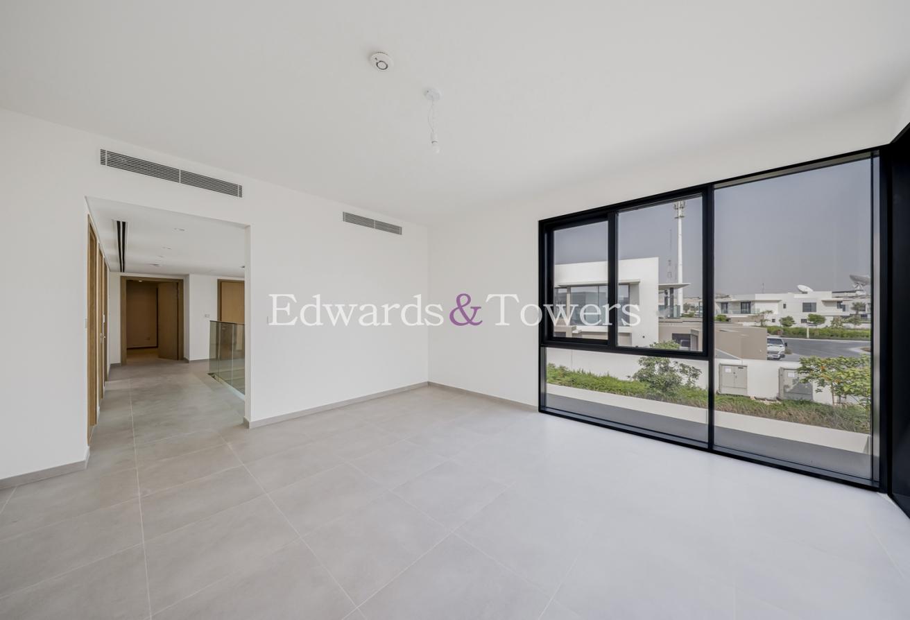 Luxury 5 Bed + Maid | Type C1| Premium Villa photo 3