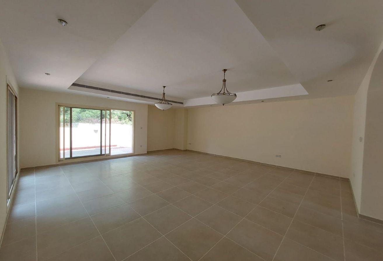 TOWNHOUSE VILLA WITH MAIDS ROOM AND GARDEN SPACE photo 3