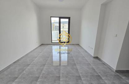 Apartment - 3 Bedrooms - 4 Bathrooms for rent in Marah Building - International City Phase 2 - Al Warsan 4 - Al Warsan - Dubai Apartment - 3 Bedrooms - 4 Bathrooms for rent in Marah Building - International City Phase 2 - Al Warsan 4 - Al Warsan - Dubai