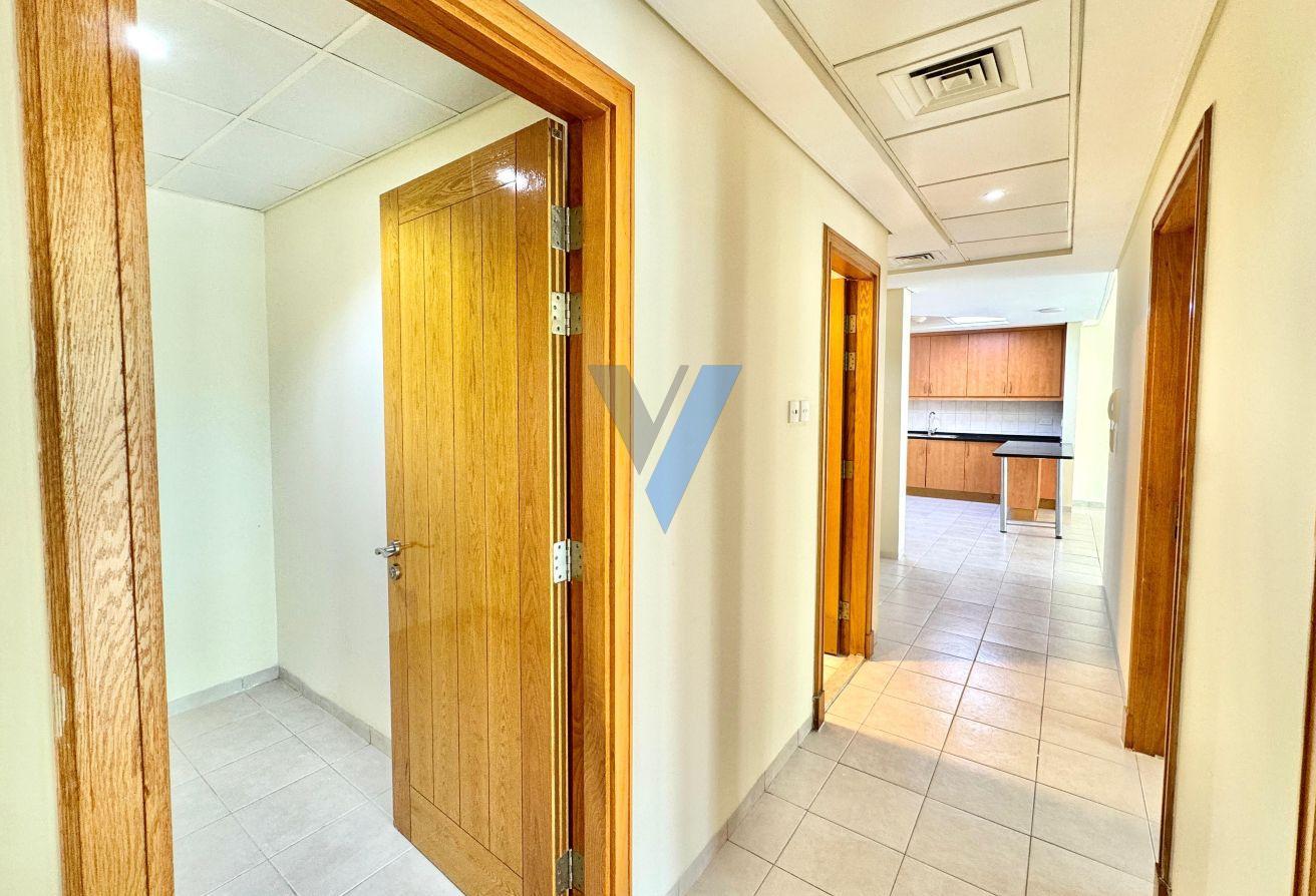 Vacant | Balcony | 2Bed+Store| Walkable to Metro. photo 8