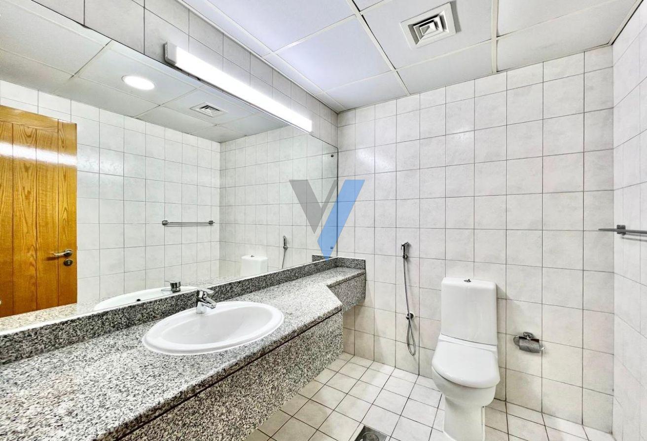 Vacant | Balcony | 2Bed+Store| Walkable to Metro. photo 11
