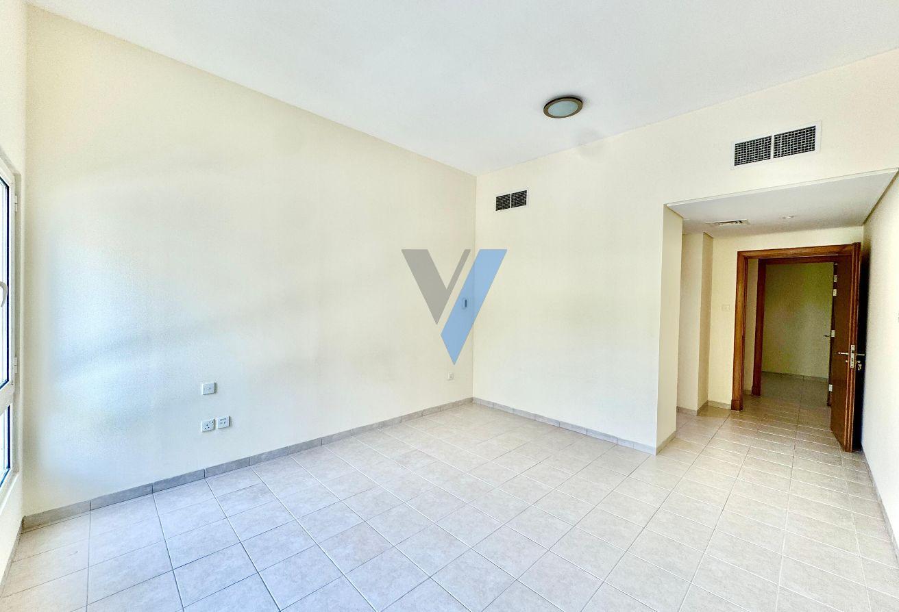 Vacant | Balcony | 2Bed+Store| Walkable to Metro. photo 9