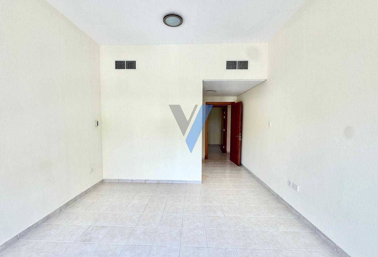 Vacant | Balcony | 2Bed+Store| Walkable to Metro. photo 12