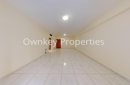 Apartment - 1 Bedroom - 1 Bathroom for rent in Golden Sands 2 - Al Mankhool - Bur Dubai - Dubai