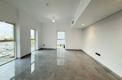 شقة - 2 غرف نوم - 2 حمامات للايجار في شعبية 9 - شعبية - مصفح - أبوظبي