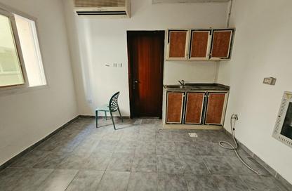 Apartment - Studio - 1 for rent in Fire Station Road - Muwaileh - Sharjah
