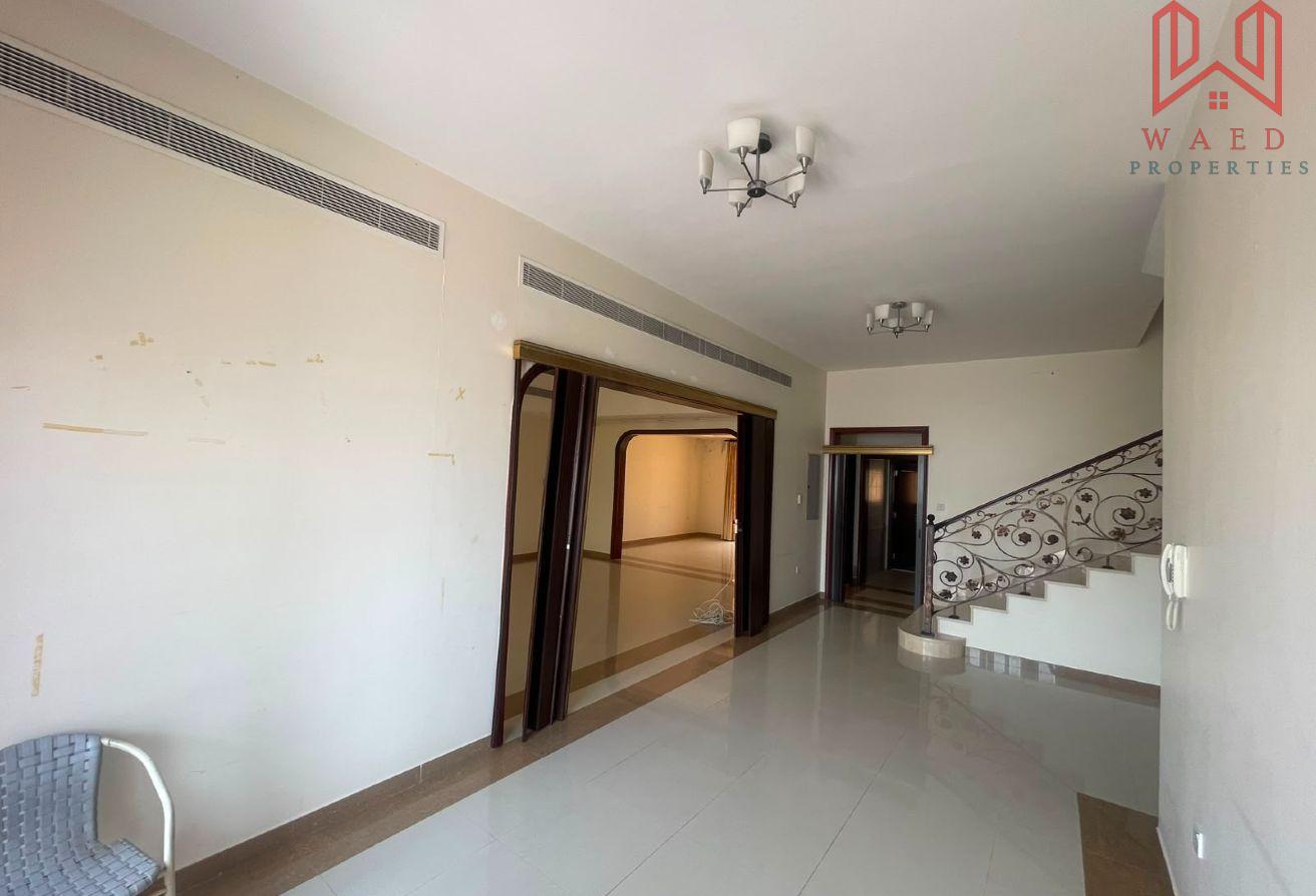 Modern 5BR Villa | Private Garden | Shared Pool photo 7