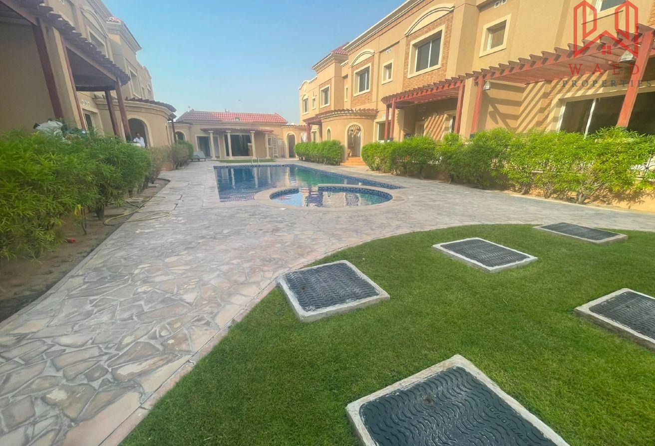 Modern 5BR Villa | Private Garden | Shared Pool photo 2
