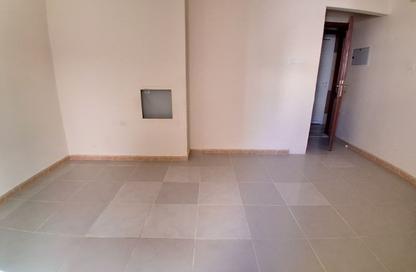 Apartment - Studio - 1 for rent in Fire Station Road - Muwaileh - Sharjah