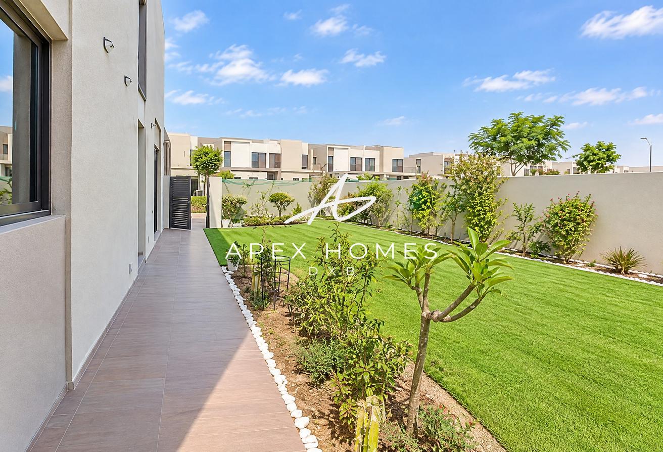 Upgraded | Fully-Furnished | Large Corner Plot photo 21