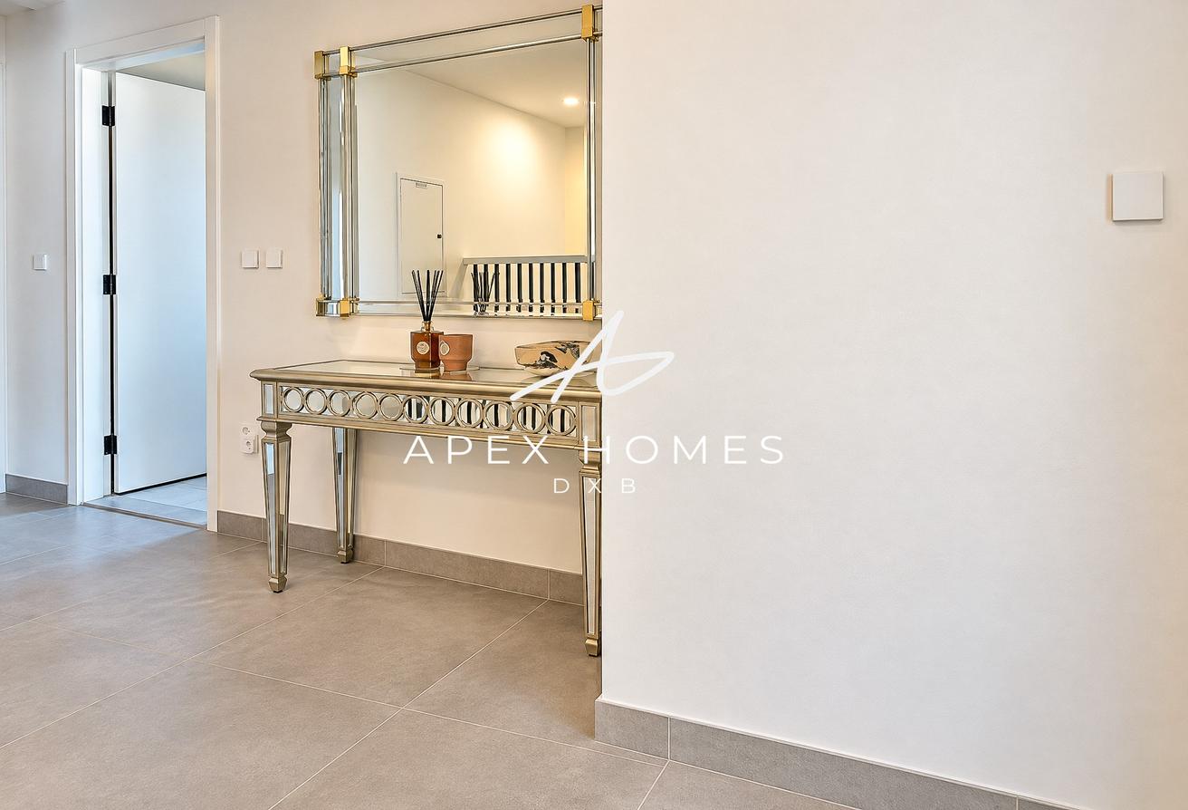 Upgraded | Fully-Furnished | Large Corner Plot photo 5