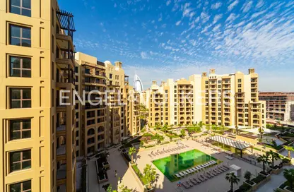 Apartment - 2 Bedrooms - 2 Bathrooms for rent in Al Jazi 3 - Madinat Jumeirah Living - Umm Suqeim - Dubai