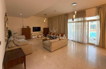 Villa - 4 Bedrooms - 5 Bathrooms for rent in Palma Residences - Palm Jumeirah - Dubai