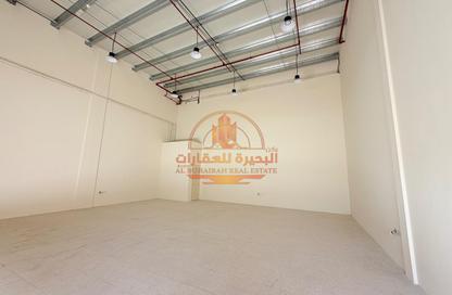 مستودع - استوديو - 1 حمام للايجار في السجع إس - الصجعة - الشارقة