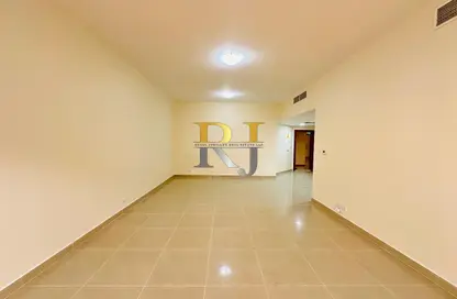 Apartment - 4 Bedrooms - 4 Bathrooms for rent in Golden Sands 9 - Mankhool - Bur Dubai - Dubai