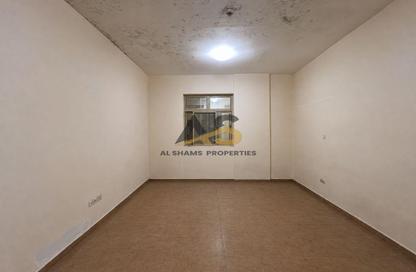 Apartment - Studio - 1 for rent in Abdul Rahim Mohd Al Zarooni Building - Al Mankhool - Bur Dubai - Dubai