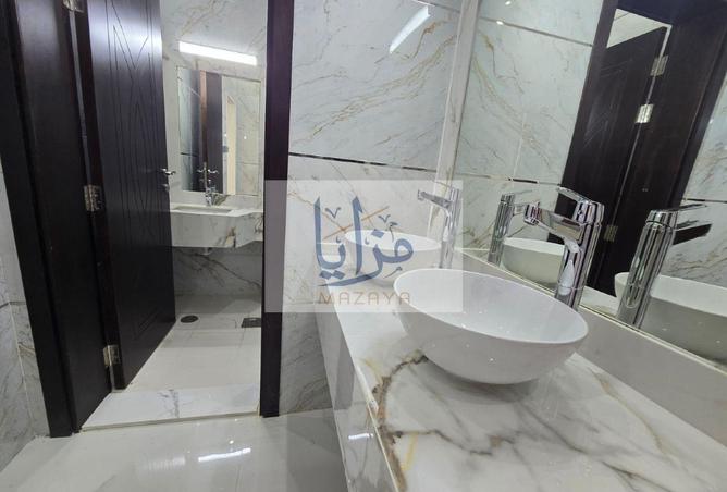 126086200 - Property Image 3