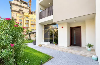Villa - 4 Bedrooms - 6 Bathrooms for rent in Somerset Mews - District 10 - Jumeirah Village Circle - Dubai
