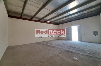 Warehouse - Studio - 2 Bathrooms for rent in Al Sajaa Industrial - Al Sajaa - Sharjah