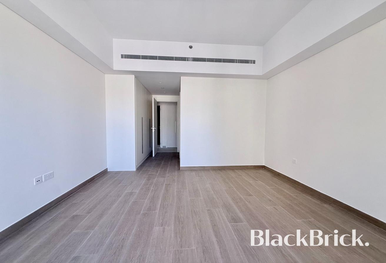 Unfurnished 3BR|Maids room|Laundry room|Pool View photo 6
