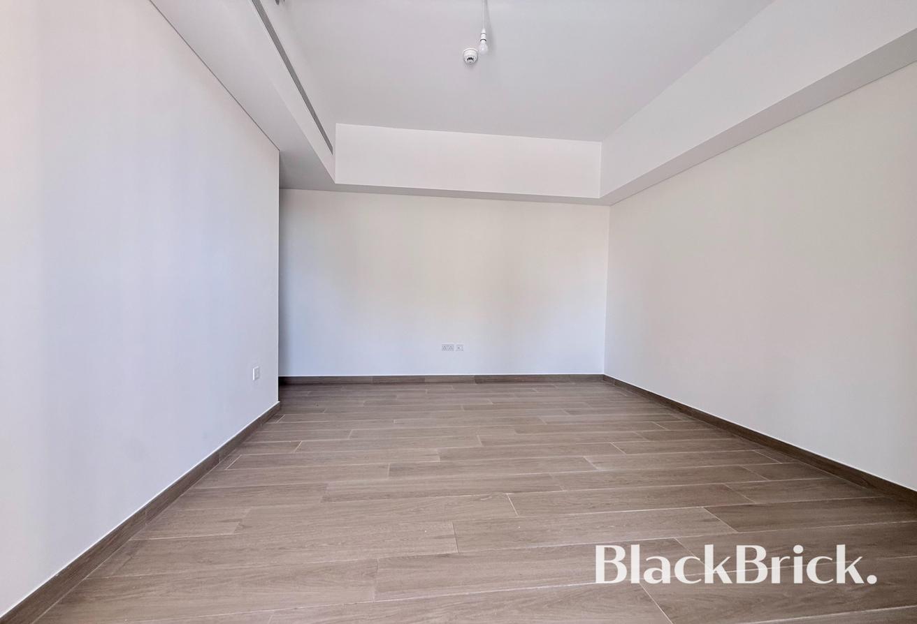 Unfurnished 3BR|Maids room|Laundry room|Pool View photo 10