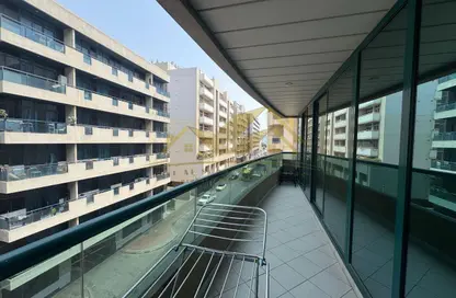 Apartment - 2 Bedrooms - 3 Bathrooms for rent in Rola Road - Al Raffa - Bur Dubai - Dubai