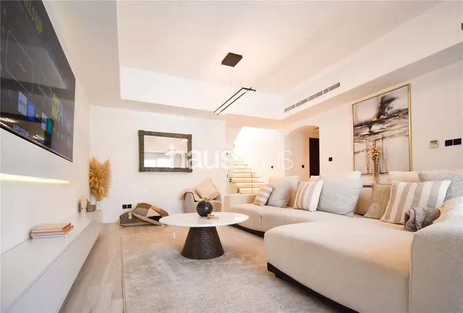 152352100 - Property Image 2