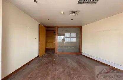 Business Centre - 5 Bedrooms - 1 Bathroom for rent in Crystal Plaza - Al Majaz 1 - Al Majaz - Sharjah